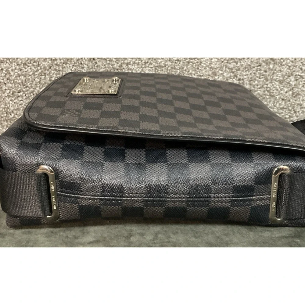 Louis Vuitton Inventeur Paris  Damier Ebene Canvas Messenger Bag